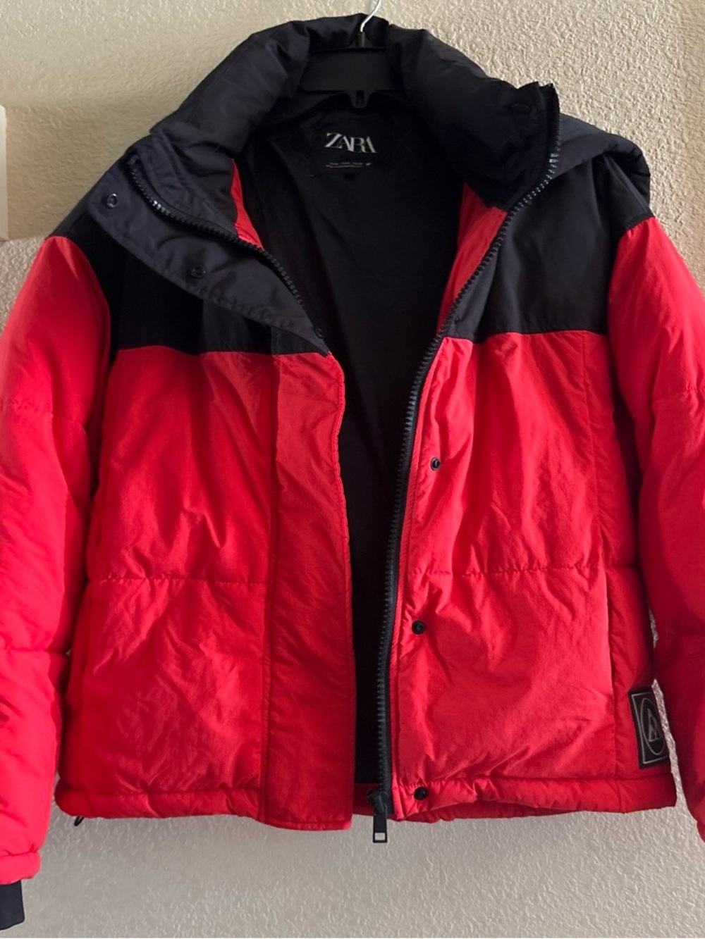 Zara women’s Red and Black Puffer Jacket size S